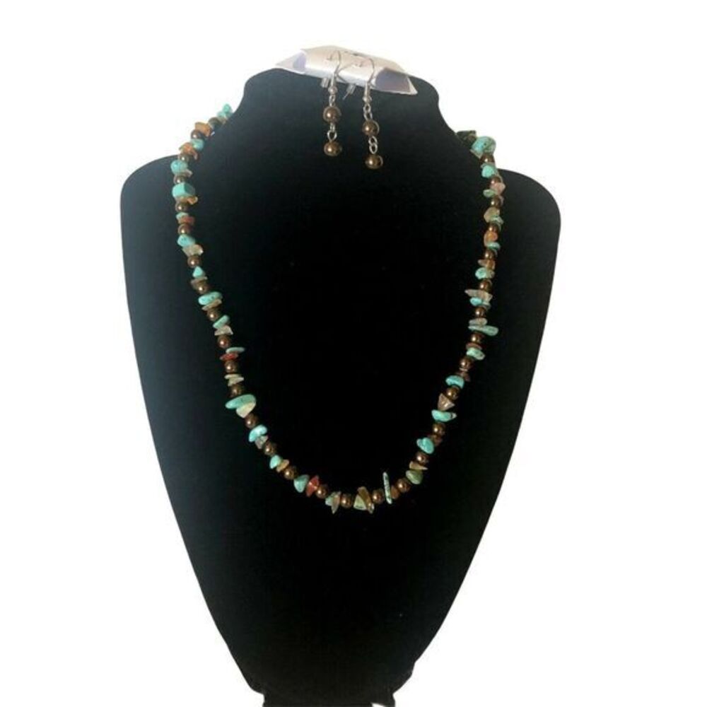 Necklace‎ and matching earrings. Fashion Jewelry.
